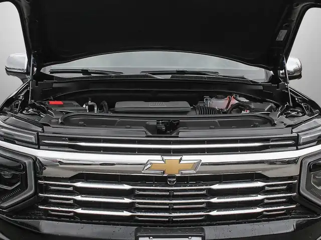 2025 Chevrolet Suburban Premier in Cars & Trucks in City of Montréal - Image 7