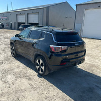 JUST REDUCED!!! LOCAL TRADE IN!!! NICE SHAPE!!! 4 CYLINDER 4WD!!! 2017 Jeep Compass N 4WD, Clean wit... (image 4)