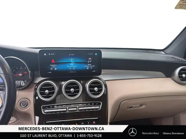 2020 Mercedes-Benz GLC300 4MATIC Coupe dans Autos et camions dans Ottawa - Image 14