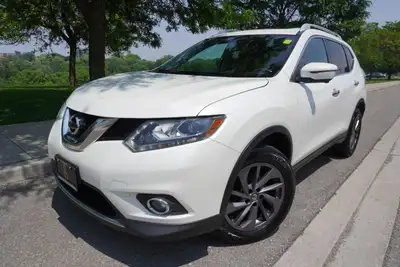 Look at this gorgeous Rogue SL Tech that just arrived at our store on trade from a new car store. Th...
