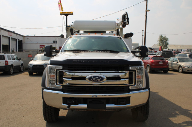 2017 Ford F-550 XLT SERVICE TRUCK WITH CRANE & COMPRESOR in Cars & Trucks in Edmonton - Image 3