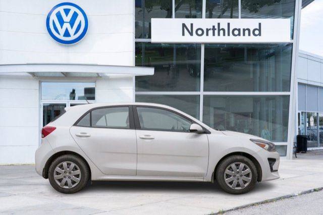 2022 Kia Rio 5-door LX+ in Cars & Trucks in Calgary - Image 2