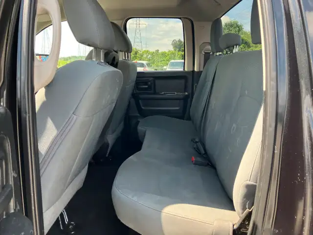 2018 Ram 1500 Express 4x4  in Cars & Trucks in Laval / North Shore - Image 14