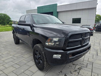 2017 Ram 2500 SLT Crew Cab 4x4 with the 6.4L Hemi V8 and only 88,000kms! Equipped with front bucket... (image 2)