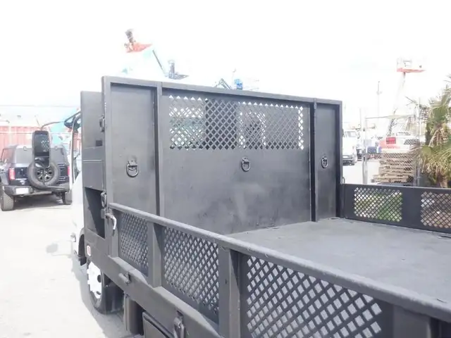 2015 isuzu NPR 12 Foot Flat Deck 3 Seater Diesel in Heavy Trucks in Richmond - Image 26