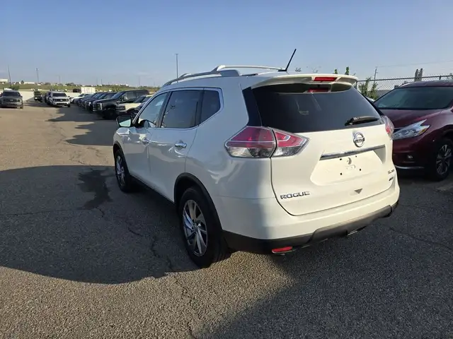 2014 Nissan Rogue SL AWD | HEATED LEATHER | SUNROOF | NAV in Cars & Trucks in Calgary - Image 8