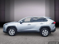 Le Toyota RAV4 LE AWD 2023 est propulsé par un moteur 4 cylindres atmosphérique de 2,5 L Dynamic For... (image 3)