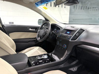 This Ford Edge boasts a Intercooled Turbo Premium Unleaded I-4 2.0 L/122 engine powering this Automa... (image 5)
