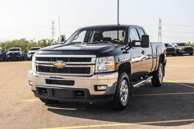 2011 Chevrolet Silverado 2500HD LTZ 6.0L in Cars & Trucks in Strathcona County - Image 4