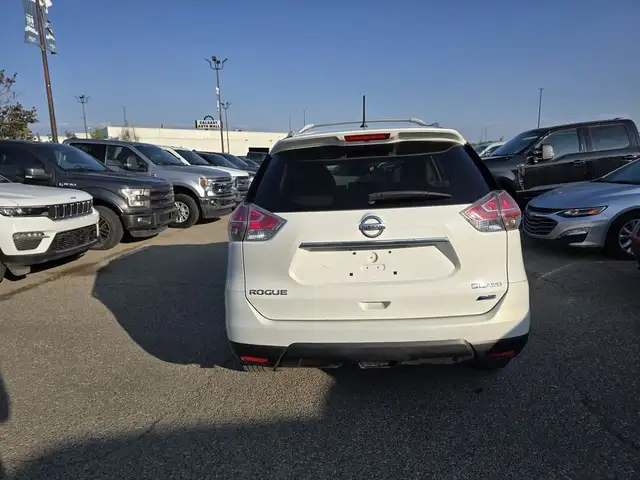 2014 Nissan Rogue SL AWD | HEATED LEATHER | SUNROOF | NAV in Cars & Trucks in Calgary - Image 9