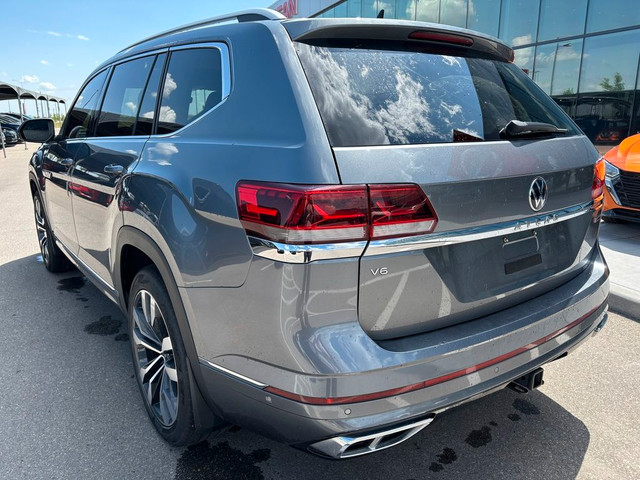 2021 Volkswagen Atlas Execline 4MOTION | R-Line Package | 7 Pass in Cars & Trucks in Calgary - Image 4