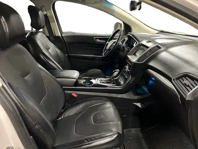 2017 Ford Edge Titanium AWD / Panoramic Sunroof in Cars & Trucks in Calgary - Image 18