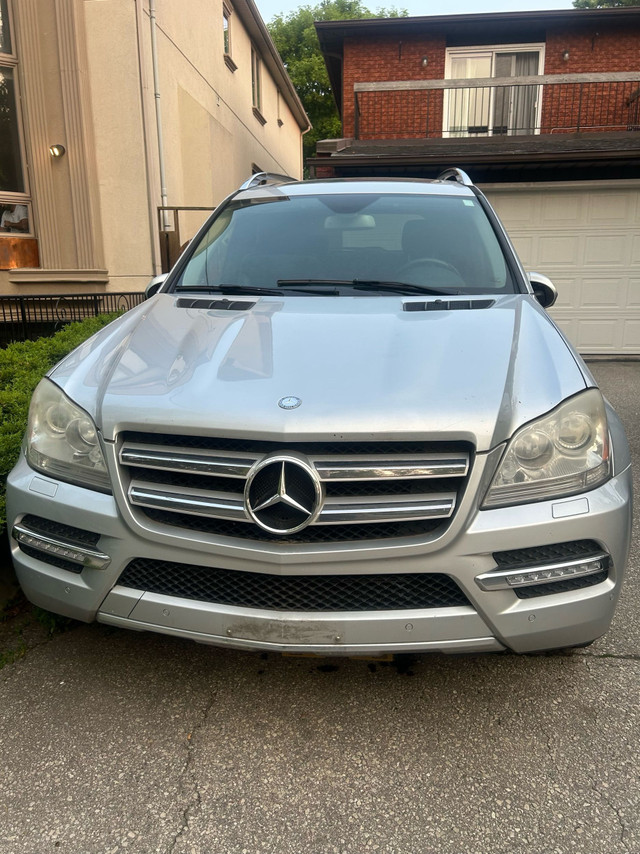 2010 Mercedes benz 350GL Gl in Cars & Trucks in Mississauga / Peel Region - Image 2