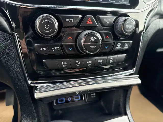 2021 Jeep Grand Cherokee Laredo in Cars & Trucks in Edmonton - Image 19
