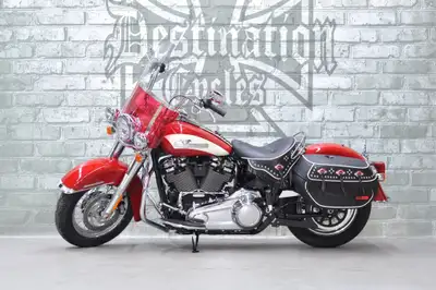 ONLY 1,446 km on this 2024 Harley-Davidson Hydra-Glide Revival! This bike is a part of the Icons Col...
