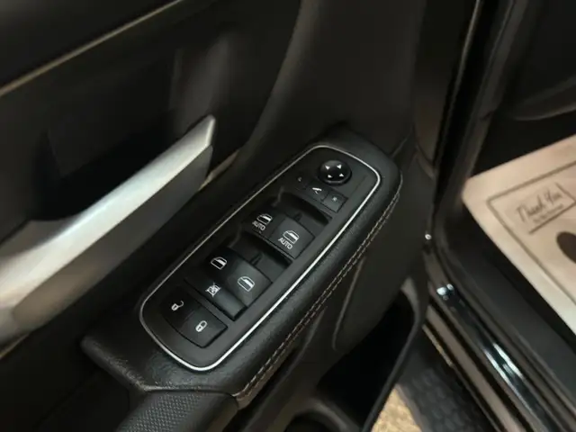 2022 RAM 1500 Sport SPORT/4WD/CREW/22" WHEELS/BLACK/OFF 1 OWN... in Cars & Trucks in Belleville - Image 14