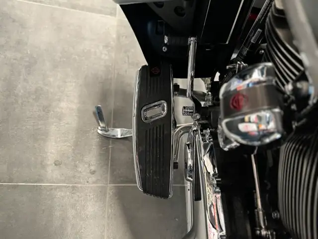 2019 Harley-Davidson CVO Street Glide in Street, Cruisers & Choppers in Grande Prairie - Image 19
