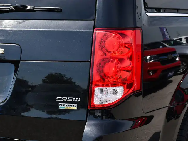2016 Dodge Grand Caravan Crew ~Heated/Power Seats ~Cam ~Stow 'N  in Cars & Trucks in Barrie - Image 9