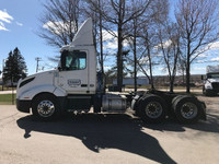 2019 VOLVO VNL64300;Heavy Duty Trucks - CONVENTIONAL W/O SLEEPER Penske Location 100 THORNHILL DR DA... (image 3)