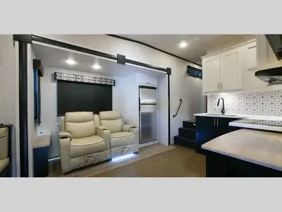 Please Call Us At 613.851.7326 with any questions? Forest River Wildcat fifth wheel 260RD highlights...
