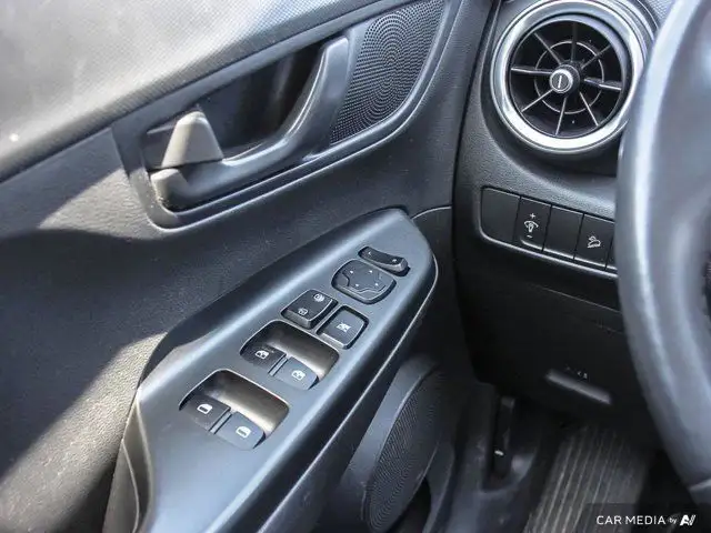 2022 Hyundai Kona Preferred | Awd | Car Play | Back Up Camera in Cars & Trucks in Hamilton - Image 21