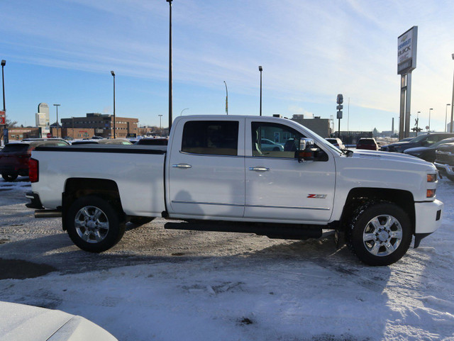 2019 Chevrolet Silverado 2500HD LTZ dans Autos et camions  à Ville de Régina - Image 4