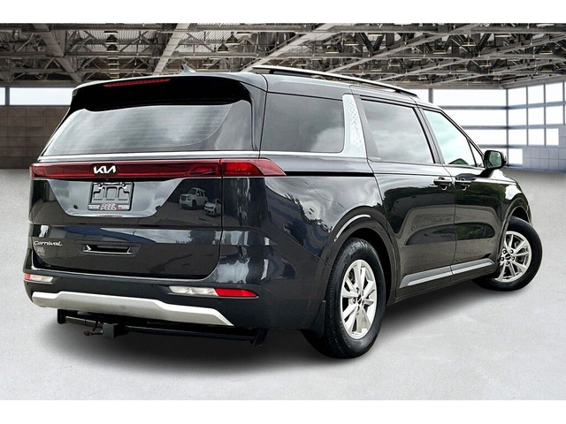 2022 Kia Carnival LX | Heated Seats | 8Seat | Tow Hitch | FWD in Cars & Trucks in Mississauga / Peel Region - Image 2