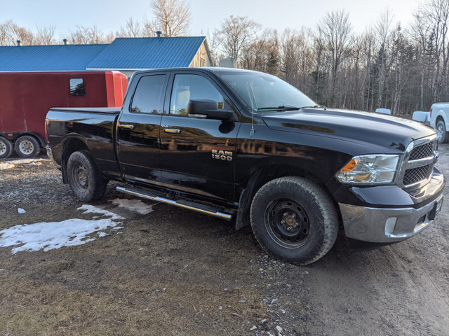 2013 RAM 1500 SLT in Cars & Trucks in Sherbrooke