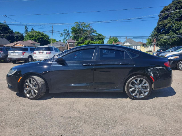2015 Chrysler 200 S AWD in Cars & Trucks in Oshawa / Durham Region - Image 2