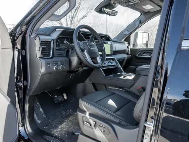 2025 GMC SIERRA 2500HD Denali- Diesel in Cars & Trucks in Markham / York Region - Image 16