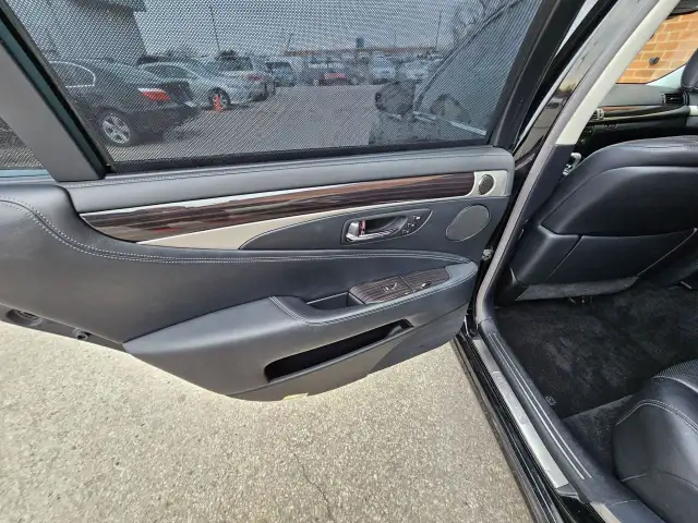 2014 Lexus LS 600H AWD-NAVI-MASSAGE SEAT-DVD- LWB in Cars & Trucks in Oakville / Halton Region - Image 31