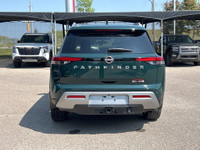 2022 NISSAN PATHFINDER SL PREMIUM PACKAGE 4X4 - TRAILER TOW PACKAGE FEATURES INCLUDE - - Leather Int... (image 5)