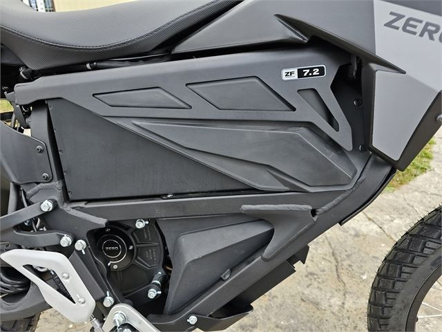2023 Zero FX 100% ELECTRIC MOTORCYCLE FX - ZF7.2 in Street, Cruisers & Choppers in Peterborough - Image 3