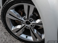 2016 Hyundai Veloster - One-Owner - Accident-Free - Sliver on Black Interior - Loaded With Navi, Bac... (image 5)