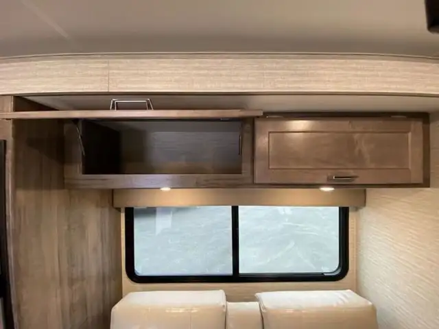 2025 Winnebago Minnie Winnie 26T in RVs & Motorhomes in Abbotsford - Image 17