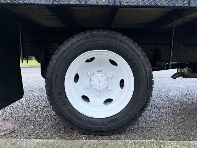 2018 isuzu NPR 16 Foot Flat Deck in Heavy Trucks in Richmond - Image 33