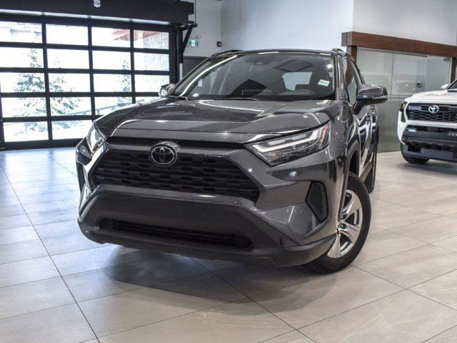 2022 Toyota RAV4 XLE in Cars & Trucks in Calgary - Image 4