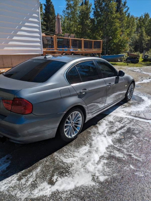 2011 BMW 3 Series De base in Cars & Trucks in Val-d'Or - Image 3