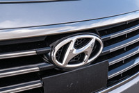 Premium LEATHER Interior - PANORAMIC Sunroof - NAVIGATION - TOUCHSCREEN Display - PREMIUM Audio - HE... (image 8)