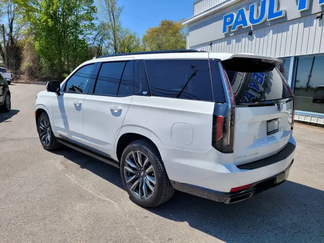 2024 Cadillac Escalade dans Autos et camions dans Peterborough - Image 8