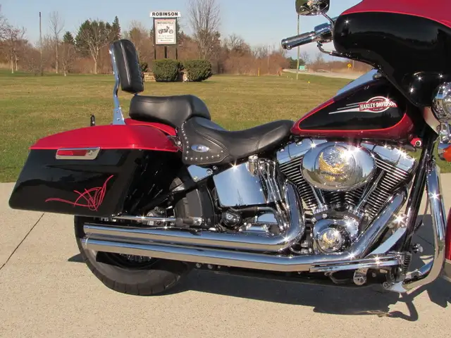 2006 Harley-Davidson FLSTC Heritage Softail Classic Well Over $9 in Street, Cruisers & Choppers in Leamington - Image 7
