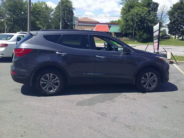 2015 Hyundai Santa Fe Sport Premium AWD in Cars & Trucks in Ottawa - Image 9