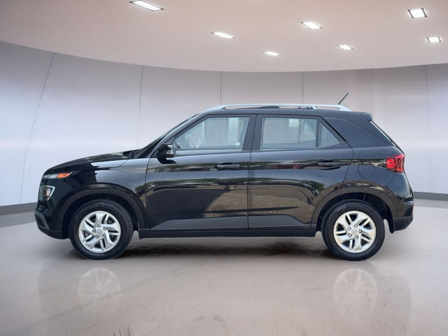 2023 Hyundai Venue Preferred W / Blind in Cars & Trucks in Calgary