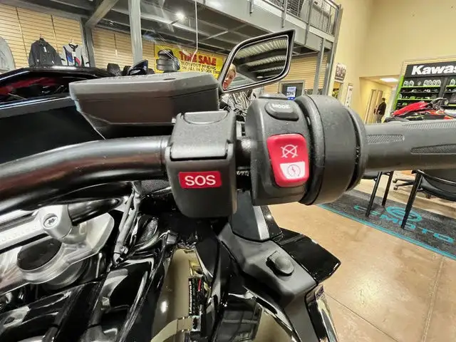 2024 BMW K 1600 Grand America Black Storm Metallic in Sport Touring in City of Halifax - Image 8
