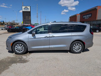 Come Finance this vehicle with us. Apply on our website stonebridgeauto.com 2019 Chrysler Pacifica T... (image 6)