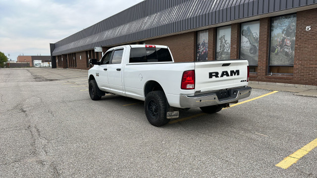 2018 Ram 3500 SLT 4x4 *** CREW CAB *** 8FOOT BED in Cars & Trucks in City of Toronto - Image 2