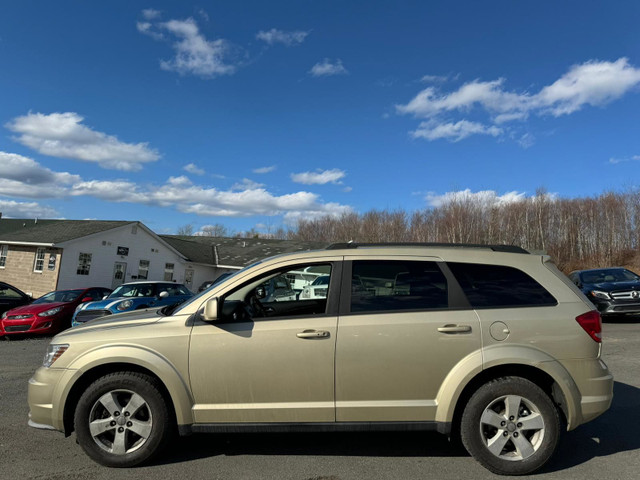 2011 Dodge Journey Canada Value Pkg 2.4L | New MVI | Snow Tires in Cars & Trucks in Bedford - Image 4