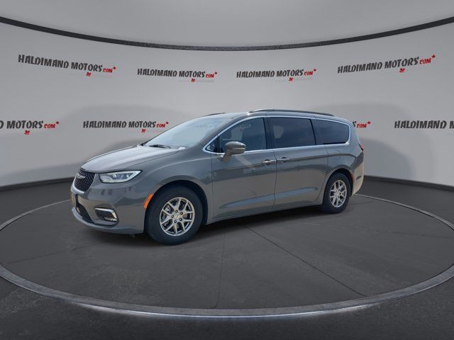 2022 Chrysler Pacifica Touring in Cars & Trucks in Hamilton - Image 4