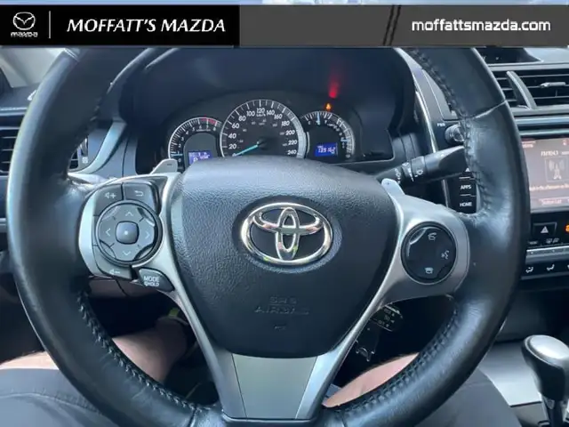 2014 Toyota Camry SE dans Autos et camions dans Barrie - Image 16