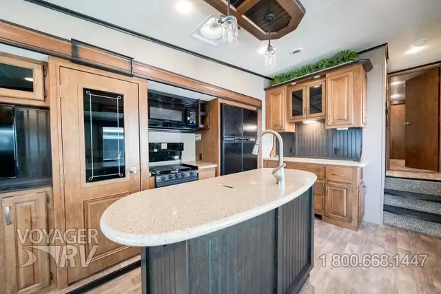2018 Grand Design Reflection 337RLS in Travel Trailers & Campers in Kelowna - Image 8